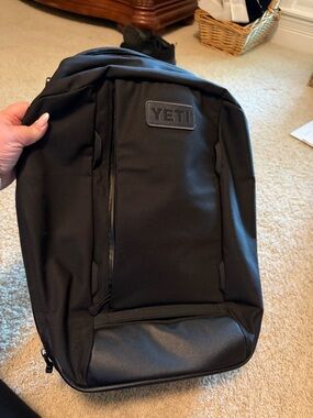 Yeti Black Men's Streamlined Backpack